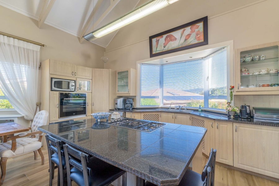 5 Bedroom Property for Sale in Outeniqua Strand Western Cape